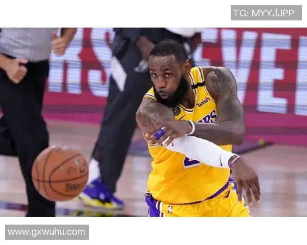 奥运冠军与十名少年进行车轮战展现卓越球技引发热烈赞誉